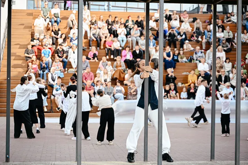 Фото с фестиваля современной культуры